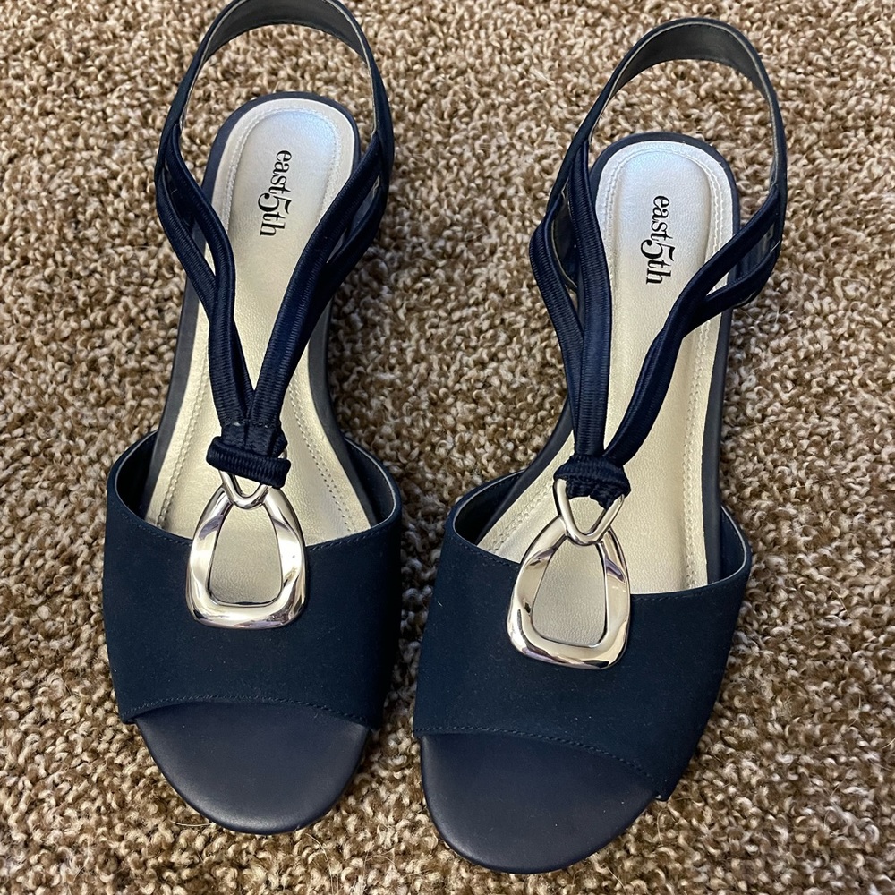 East5th navy blue sandals